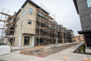 View of apartment building / complex