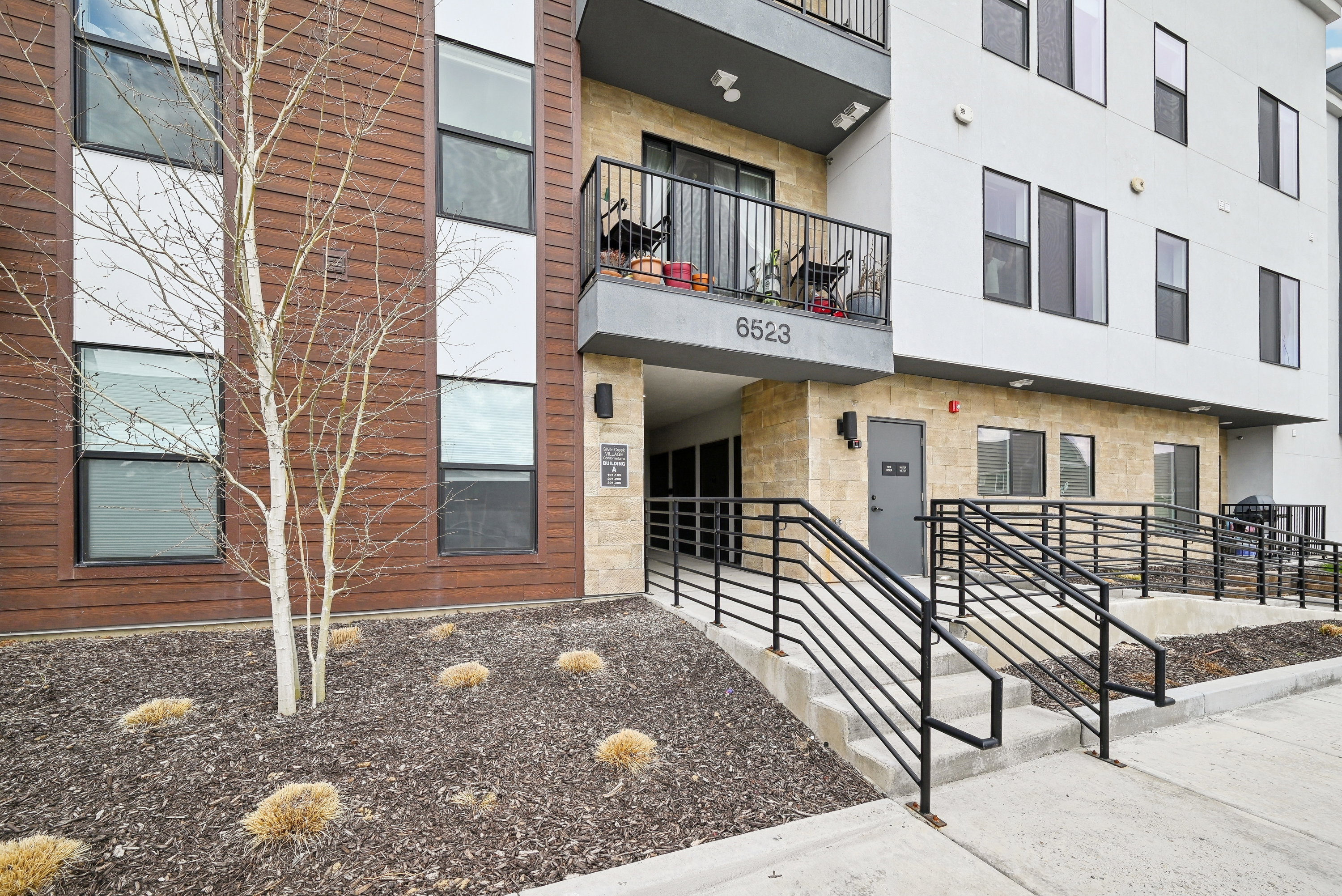 View of apartment building / complex