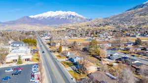 Minutes from Riverwoods Shopping Center, Provo Canyon, Large community park, BYU and Sundance Ski Resort