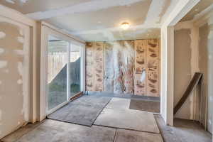 Bonus room that could become a 4th bedroom or sunroom