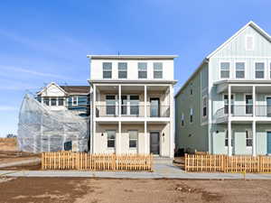 View of front facade with a porch