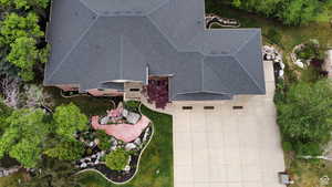 Aerial view of property and surrounding area