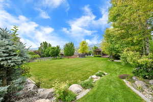 View of yard featuring a mountain view