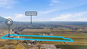 View of home's community