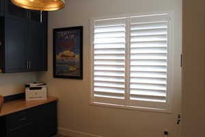 Detailed view of baseboards