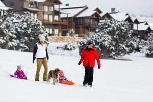 View of home's community