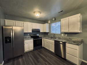 Updated Kitchen with Granite Counter tops & New Stainless Appliances