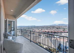 Balcony featuring a mountain view