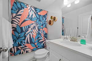 Full Bathroom with Tub Shower