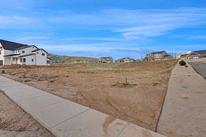 View of yard with a residential view