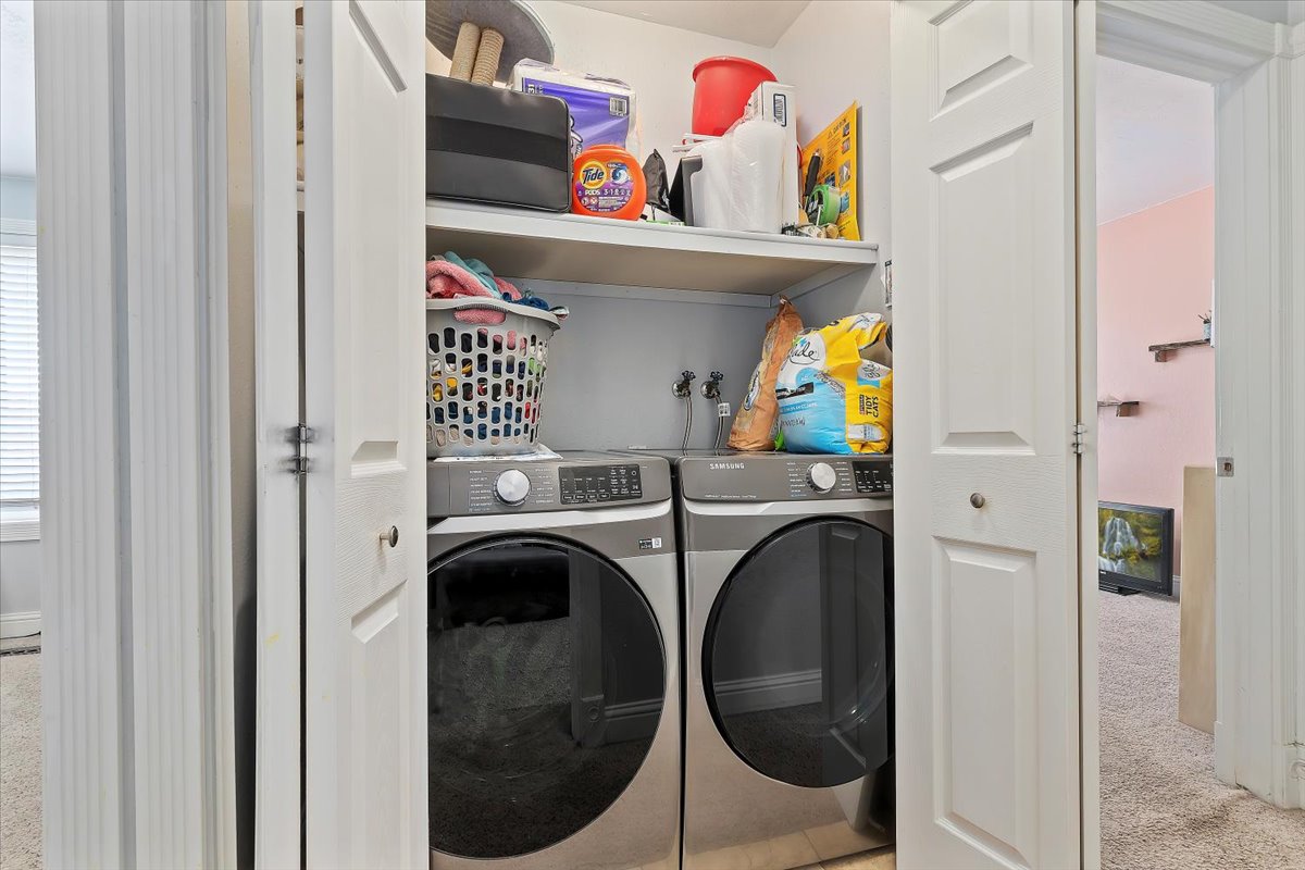 Laundry room with independent washer and dryer