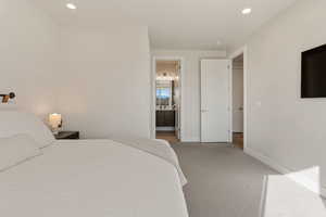 Bedroom 4 with with queen size bed and  3/4 bathroom