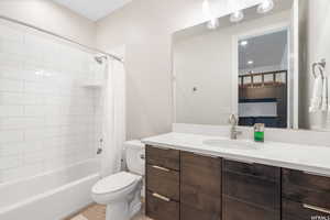 Full bathroom for bedroom 6