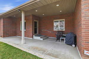 View of patio / terrace with area for grilling