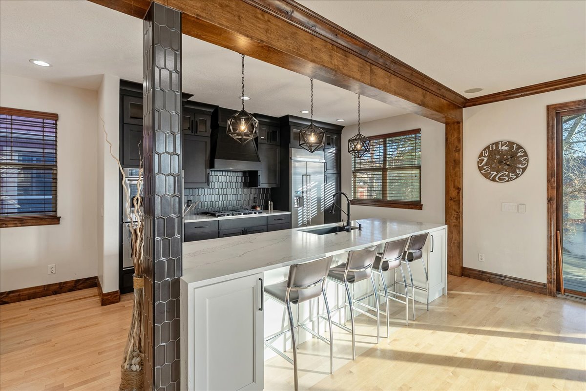Custom exhaust hood