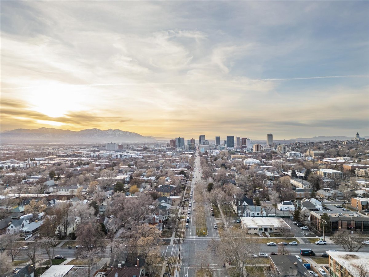 City view with mountains