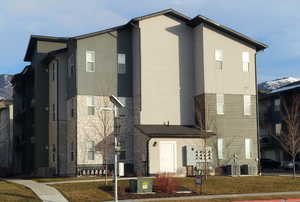 View of apartment building / complex
