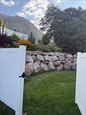 View of yard featuring a mountain view
