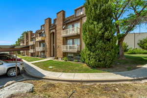 View of apartment building / complex