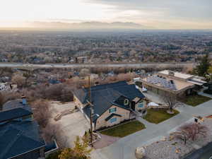View from above of property featuring a mountainous background