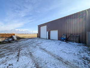 40 x 60 heated shopc with 18' door and heated with an office. It can  fit 7 trucks additional space that  can hold equipment and up to 15 vehicles