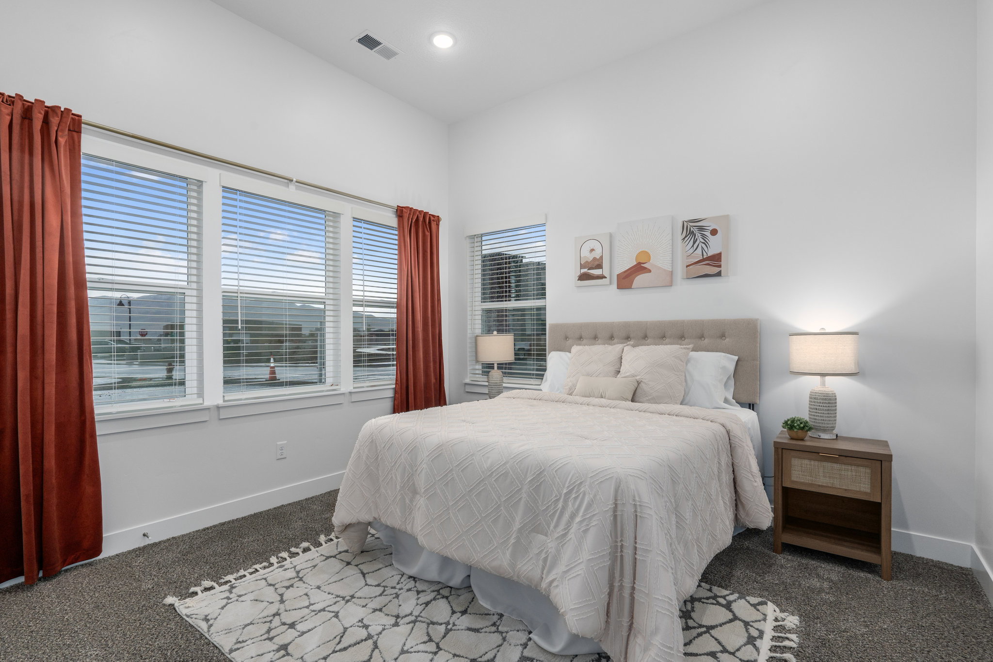 2nd bedroom