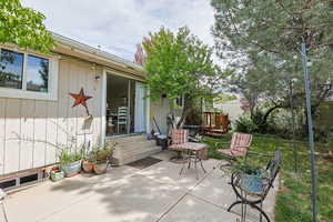 View of patio / terrace featuring entry steps