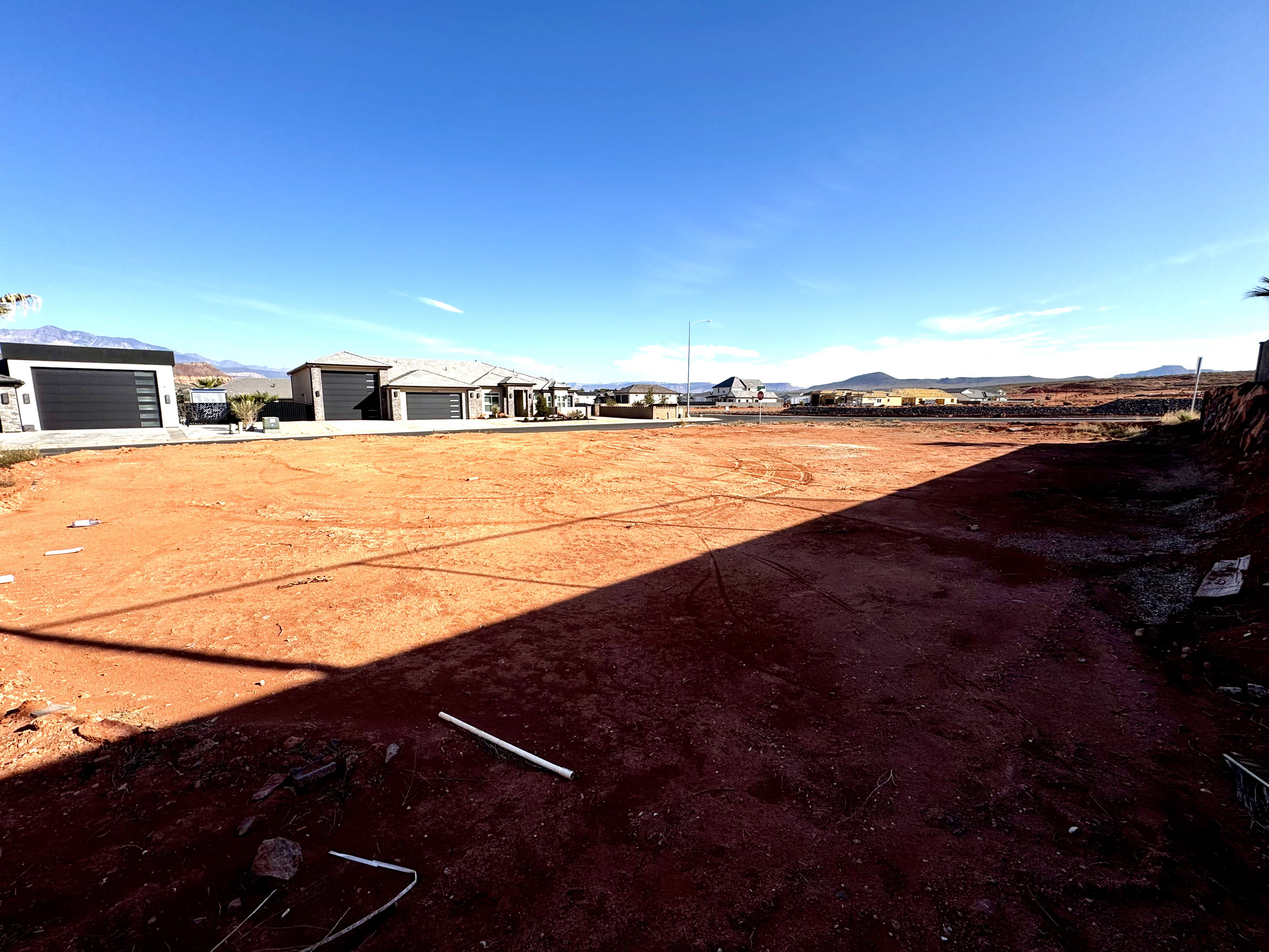 View of yard featuring a mountain view