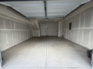 oversized 1.5 car garage