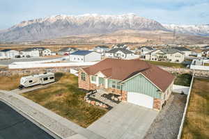 Aerial perspective of suburban area with mountains