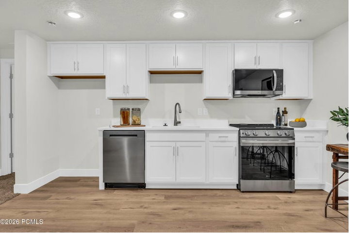 ADU Apartment: Interior photos are of a different home, but are the same model.