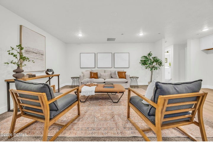 ADU Apartment: Interior photos are of a different home, but are the same model.