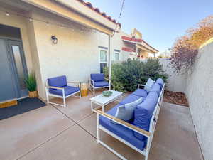 Enclosed Patio, furnishings included