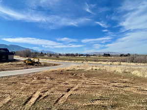 View of yard featuring a mountain view
