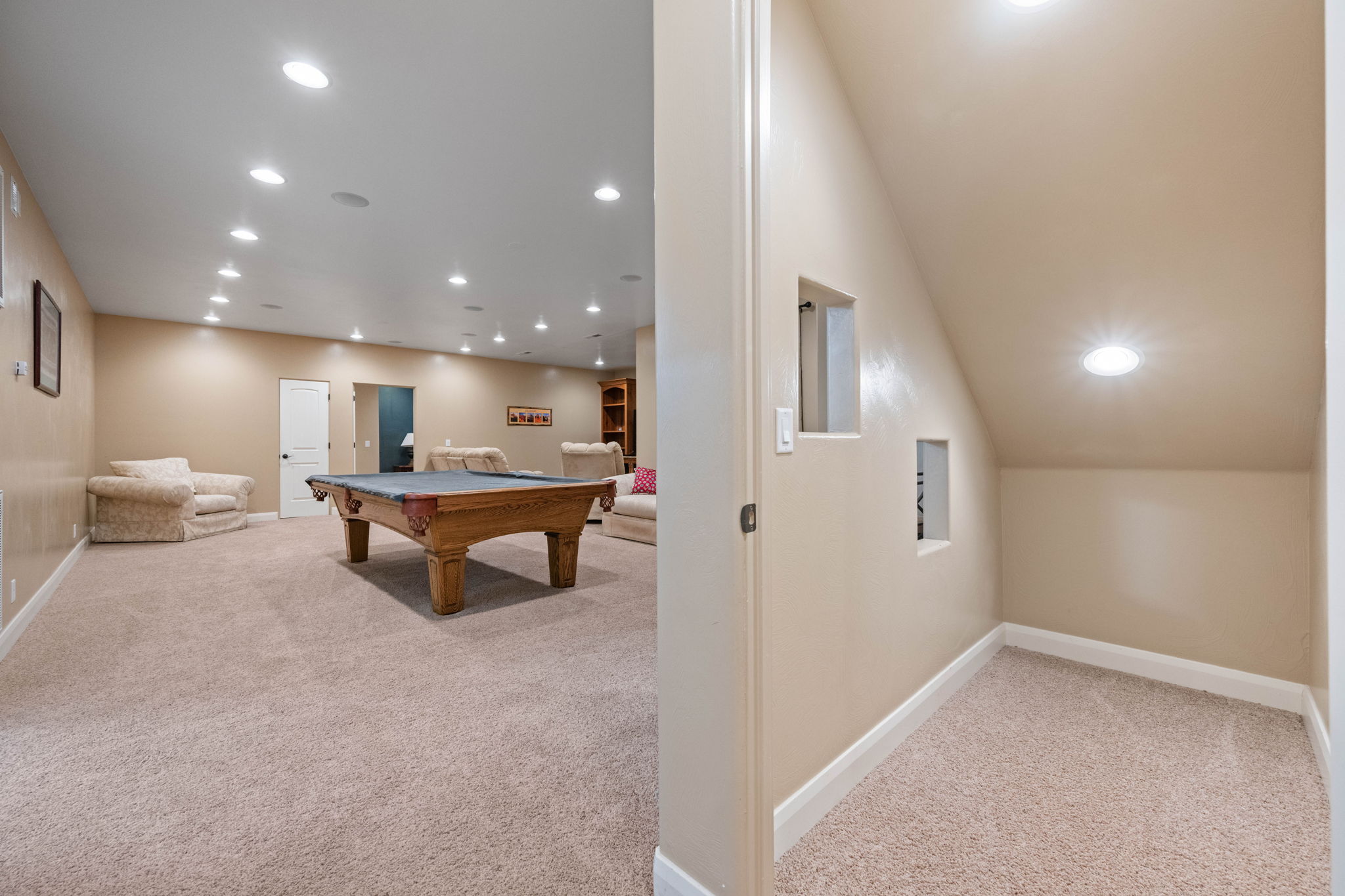 Playroom with recessed lighting, light carpet, and billiards