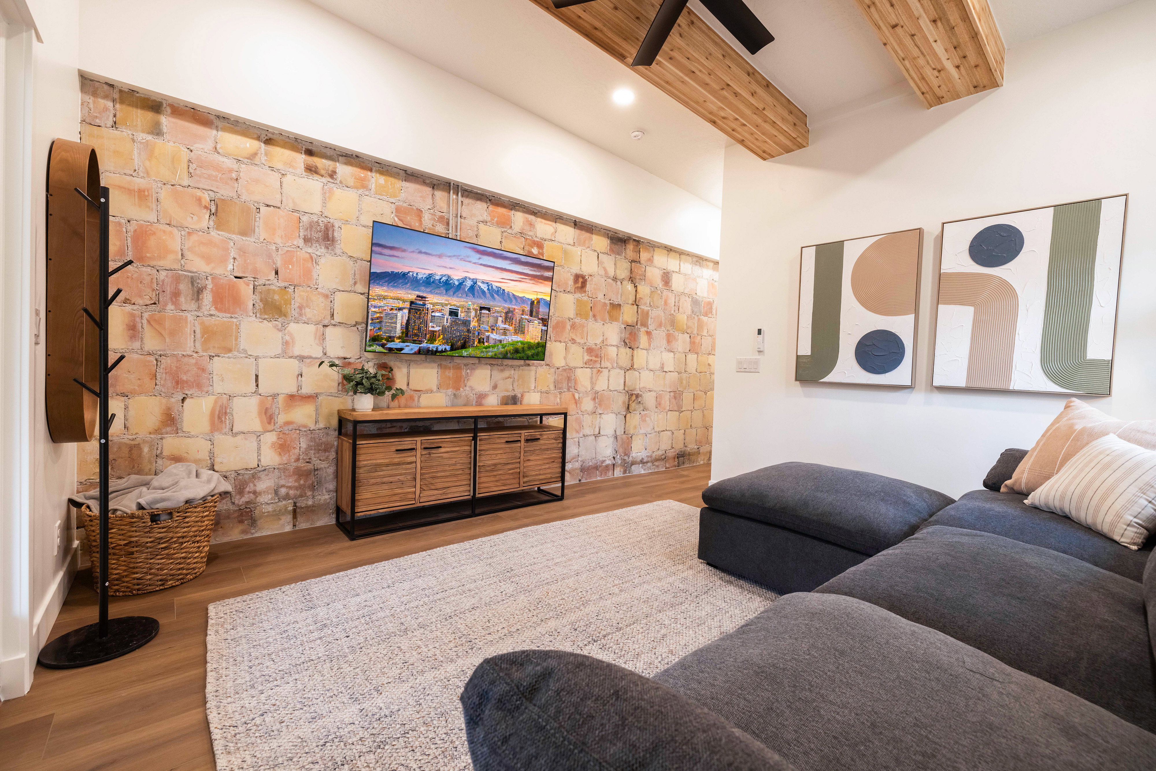 Apt. #4 Family Room