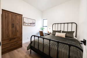 Apt. #4 Bedroom with Queen bed