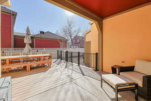 Covered patio (hook up for gas line)