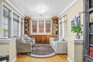 Sitting room/sunroom/library