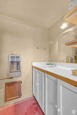 Bathroom Woodshop/bedroom possible, garage