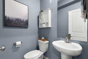 Main floor 1/2 bathroom