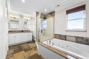 primary bedroom en suite