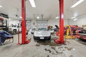 Garage with ceiling fan