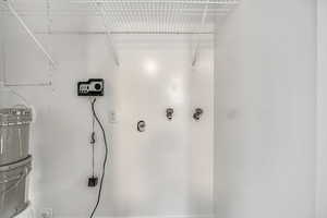 Laundry area with washer hookup