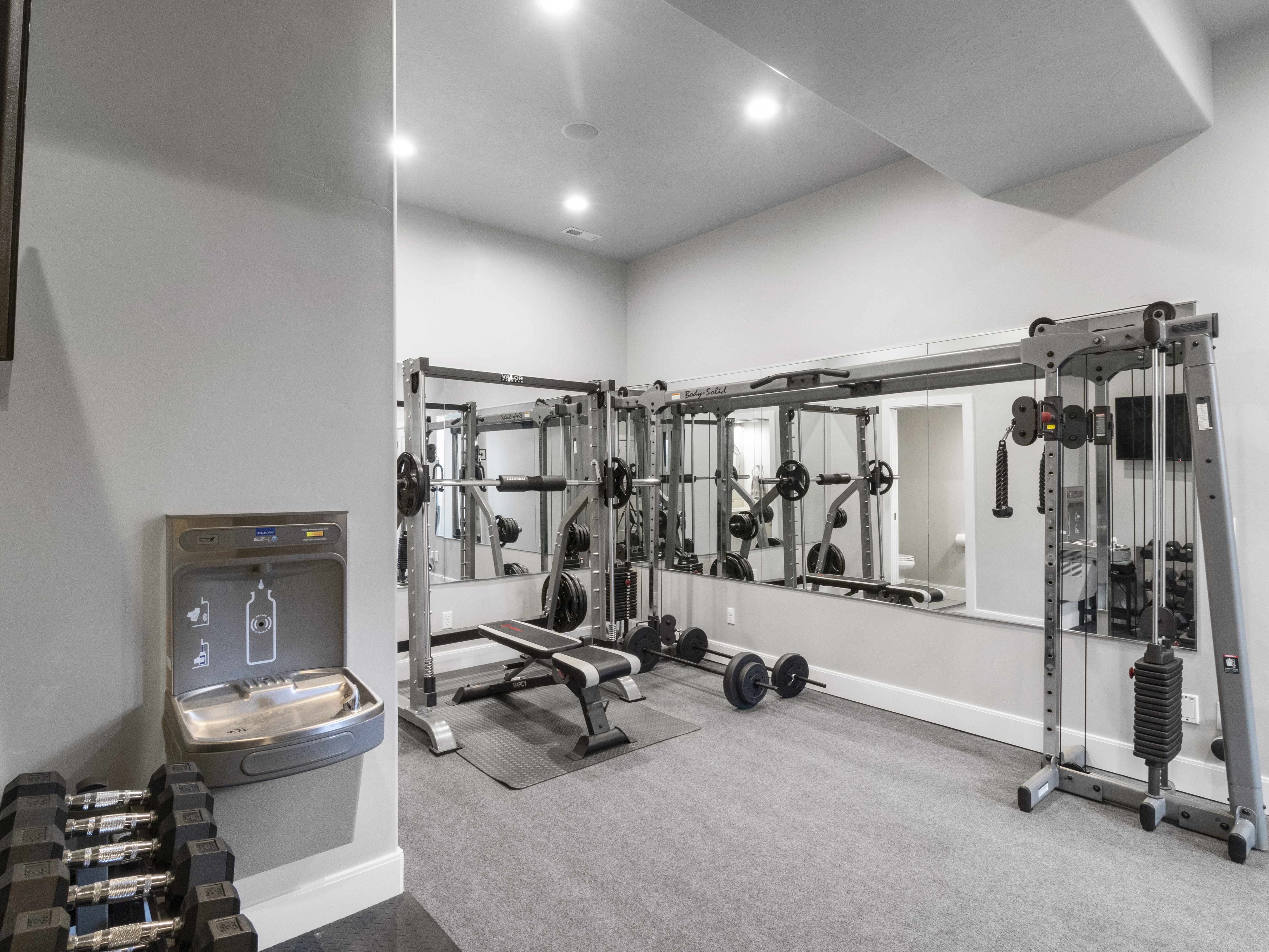 Exercise room with recessed lighting