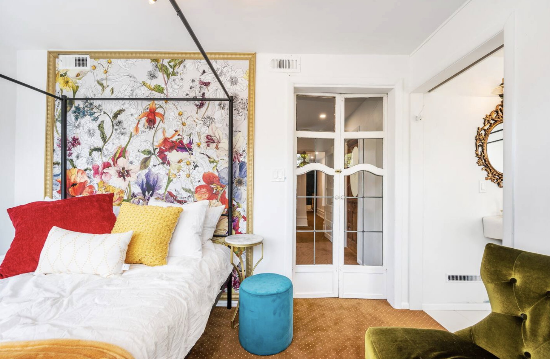 Bedroom with carpet