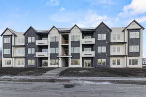 View of apartment building / complex