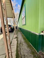 View of home's exterior