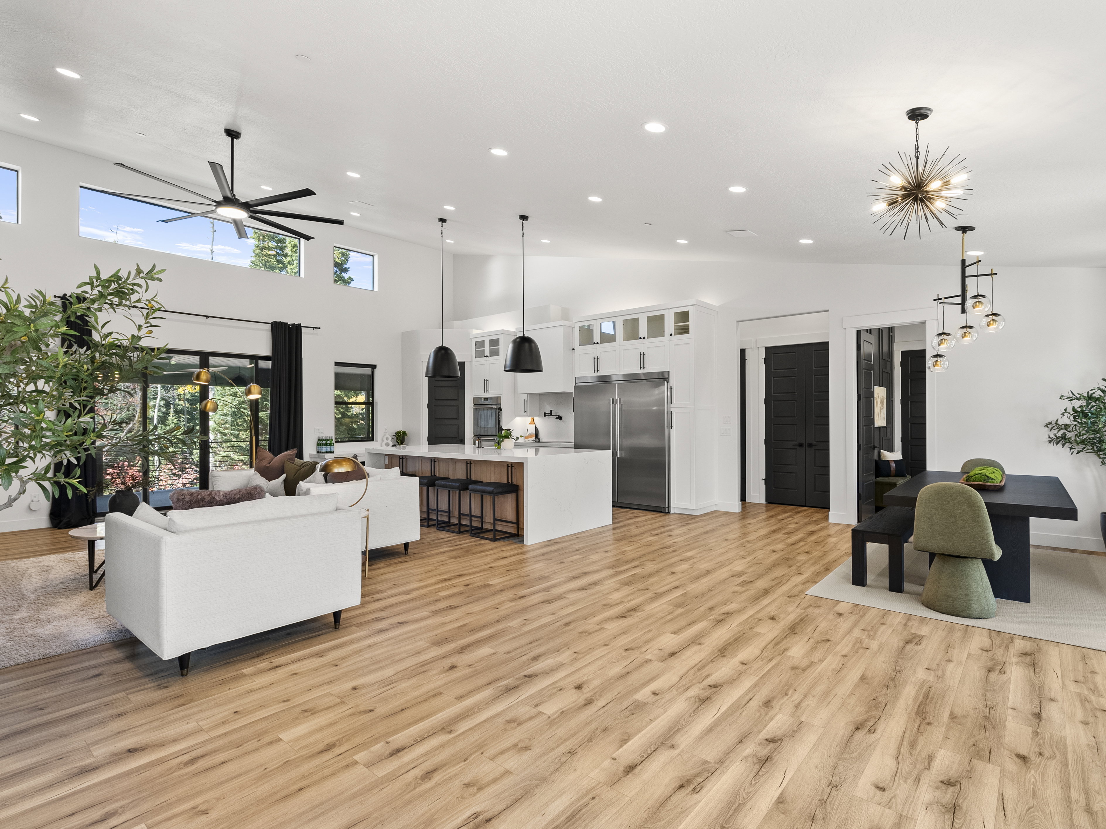 Main floor livingroom