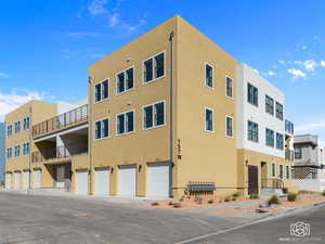 View of apartment building / complex